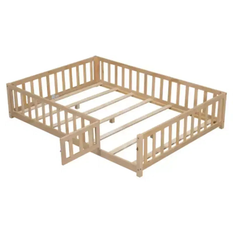 Letto a Piattaforma da Terra Full Size con Recinzione e Porta, Struttura Letto da Terra in Legno con Doghe di Supporto per Mobili da Camera per Bambini e Bambine, Facile da Montare