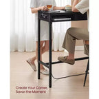 Tavolo da Bar con Presa di Corrente, Tavolo da Pub Alto 99,8 cm, Tavolo da Cucina Rettangolare con Cassetto Mobile, 2 Ganci, Tavolo Alto Stretto
