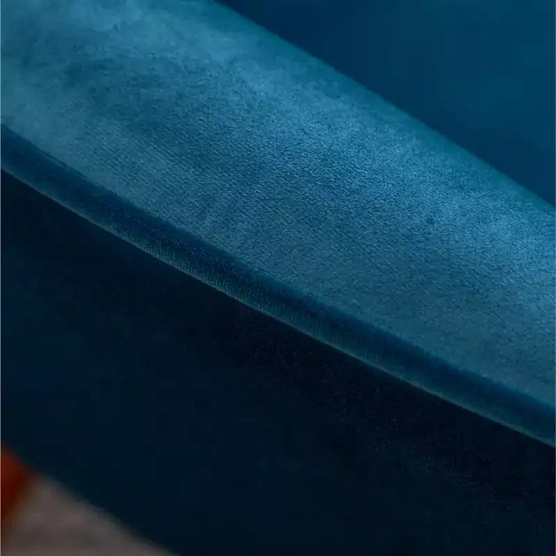 Poltrona accent Leiria in velluto liscio trapuntato con poggiapiedi, blu