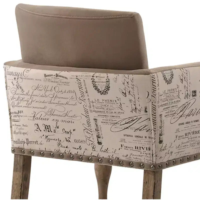 Sedia da pranzo con braccioli in finitura Driftwood e script Birmingham stampato, con borchie, set da 2