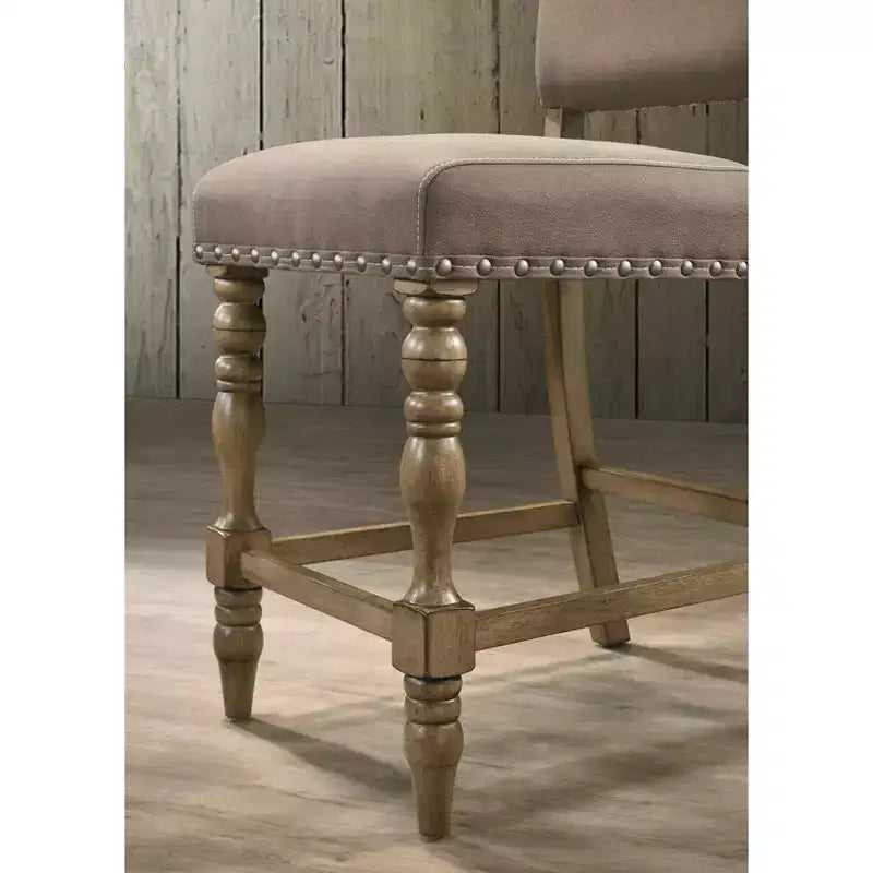 Sedia da pranzo in altezza bancone con stampa Birmingham Script e finitura Driftwood, con borchie, set da 2